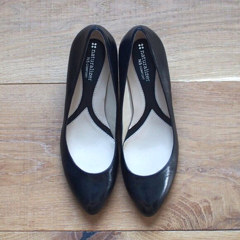 🌷Naturalizer | NWOT Black Pumps Low-Heal